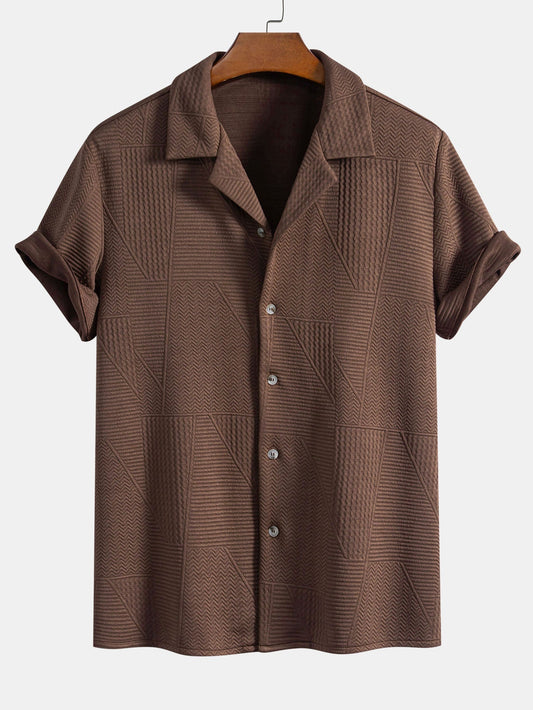 STILE GEOMETRICO: CAMICIA CUBANA A MANICHE CORTE CON TEXTURA GEOMETRICA