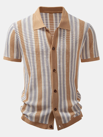 CAMICIA A RIGHE CON OCCHIELLI ALL'UNCINETTO E PANTALONI DI LINO CON GAMBA DRITTA