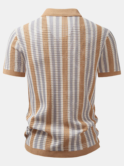 CAMICIA A RIGHE CON OCCHIELLI ALL'UNCINETTO E PANTALONI DI LINO CON GAMBA DRITTA